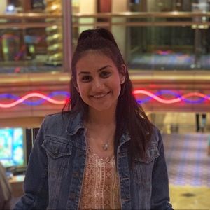 Meet your Posher, Gaby